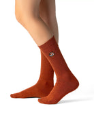 Brown crew čarape Good Willy – old money stil
Braon crew čarape – detalj logotipa tigra
Brown čarape na nozi – lifestyle prikaz
Premium braon čarape – close up materijala
Carape za crossfit