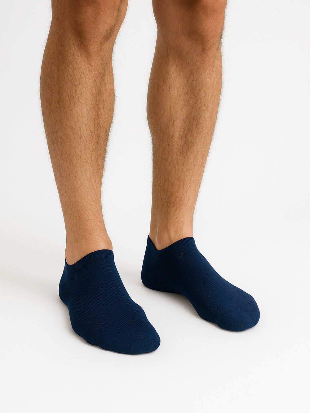 Teget bambus kratke čarape Good Willy – svežina i higijena
Bambus teget čarape – close up teksture
Teget bambus čarape na nozi – lifestyle prikaz