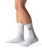 Snow White crew čarape Good Willy – čista belina premium pamuka
Bele crew čarape – detalj logotipa tigra
White čarape na nozi – lifestyle prikaz
Premium bele čarape – close up materijala